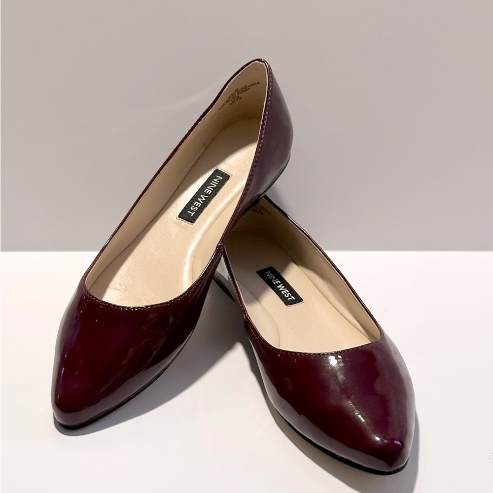 Nine West Speakup Burgundy Red Patent Leather Flats sz 5.5